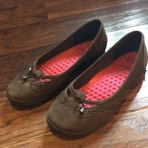 NEW Privo Penny Brown Flats Size 8!